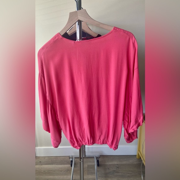 XS 🔖 YOUNG BROKE & FABULOUS Blouse Top Pink - Picture 3 of 7